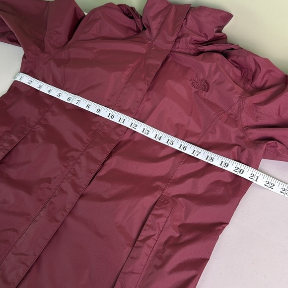 The North Face Burgundy Windbreaker Shell Jacket Hooded Size M - Picture 13 of 16
